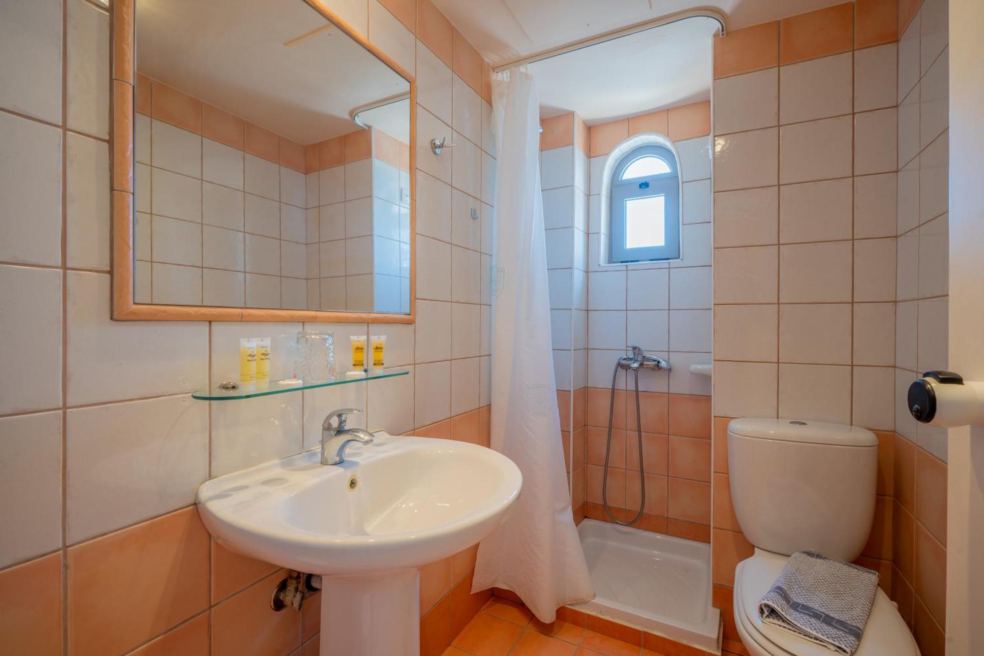 Lefkoniko Complex-beach And Bay Aparthotel 3*